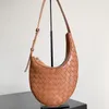 Sac à bandoulière design 23 cm Sac de lune de luxe 10A Sac sous les bras de qualité supérieure Intreccio Sac Hobo en peau d'agneau Petit sac axillaire goutte 755074 avec boîte B75V