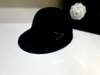 Wide Brim Hats Bucket Designer Femme Designer Hat Luxury Equestrian classic hommes Riding Fashion All-Matching 1d1u
