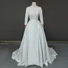 Robe de mariée Autres robes 11556 # Real Pos Robe de bal O-Neck Haut de gamme en satin à manches longues Balayage train Pleat Dos ouvert Robe de mariéeAutre