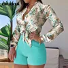 Zweiteilige Damenhose CM.YAYA Baju Olahraga Wanita Liburan Pantai Kaus Lengan Panjang Daun Bunga dan Celana Pendek Cocok Dua Set 2 Potong Pakaian Luar 230418