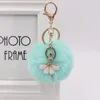 Porte-clés mignon strass petit ange voiture porte-clés pour femmes fausse fourrure boule de cheveux porte-clés femme fée sac à dos pendentif accessoires