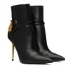 2024 Zimowe luksusowe kobiety czarne kłódki skórzane buty Klucz Lock Strappy spiczasty palce u stóp na pięcie sukienka moda Tom Fordds Boot EU35-43 z pudełkiem
