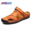 Sandálias clássicas de verão masculino genuíno de couro macio e respirável designer praia marca romana slides 230419