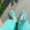 Pantofole Infradito da donna estate moda coreana per il tempo libero clip piede casa coperta antiscivolo fondo piatto bagno bagno sandali quadrati 230420
