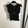 23SS Women Designer Tee Ruffle Knits Designer T Shirts Designer Top med randig broderad bokstavflickor Crop Tops Runway Brand Stretch Sleeveless Pullover Tank