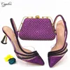 Scarpe eleganti di lusso viola e set di borse per le donne Décolleté da donna abbinate a pochette Sandali da festa Borsa Escarpins Femme CR333