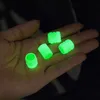 8 Stuks Auto Lichtgevende Ventieldopjes Fluorescerende Nacht Gloeiende Motorfiets Fiets Wiel Band Hub Ventieldopjes Decor 1/ 4 Stuks