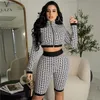 Zweiteilige Damenhosen VAZN Sexy Street Hip Hop Style Sets Langarm Reißverschluss Tau Taille Top elastische kurze Hosen bedruckte zweiteilige Sets 230419