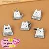 Broches Broches Dessin Animé Chat Émail Broche Je vais Bien Citation Métal Mignon Animaux Couteau Badge Lel Vêtements Broche Bijoux Cadeau Sac À Dos Cadeau pour AmisL231120