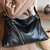 Sacos de noite Mulheres Grande Bolsa de Ombro Preto Exclusivo Metal Zipper Decoração Óleo Cera Couro Feminino Crossbody Senhoras Roomy Hobos Bolsa