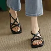 Sandálias 2023 Summer Beach Aberto do dedo retro Sandals Woman Woman Korean Fashion Shoes NONSLIP SAPELOS CASUAL CROSSTIE SANDALS feminino Elegante Design Z0420