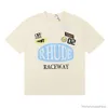 Tees Tshirts الفاخرة مصمم مصمم أزياء ملابس Rhude Racing Collection Raceway Print عالية الجودة