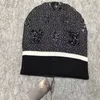 2023 새로운 디자이너 패션 beanies 모자 남자와 여자의 모델 보닛 겨울 비니 니트 양모 모자 플러스 벨벳 skullies