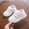 Sneakers buty dla dzieci skórzane białe buty dla dziewcząt dla dzieci Sneakers Boys Sport Buty elastyczne podeszwy szkolne buty do biegania 230419