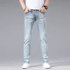 Jeans para hombres Primavera Verano Hombres delgados Slim Fit Europeo Americano Marca de alta gama Pequeños Pantalones rectos dobles O F210-5