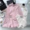 Kvinnor Tvåbitar byxor Summer Piece Shorts Set Women Lapel Long Sleeve Tops Slå ner krage Loose Blace Sequin Midjan 2023 Tracksuit