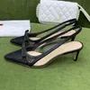 2023 Chaussures habillées Talons hauts Sandales Pompes de mariage pour femmes Chaussures Femmes Designer d'été Bout pointu Noir Bowtie Mode Toile Fête avec boîte -K367