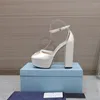 Zapatos de vestir Sandalias de tacón alto para mujer 2023 Cadena de moda para mujer Zapatillas cómodas simples Tela de seda al aire libre