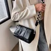 Kvällspåsar crossbody väskor för kvinna mjuk vadderad bred rem axel väska casual mode väska crossbody satchel lyxkvinna handväskor bolsa