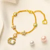 Designer Armbandskedja för kvinnor Lyxiga smycken Charm Guldlänkar Armband Letter Crystal Armband Bracciale Chains