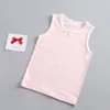 T-shirts 3-8 yaşında yaz küçük kız tank top serinletici nefes alabilen sevimli yay yelek seçilmiş yüksek kaliteli pamuk beyaz pembe küçük nokta 230419