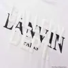 Tees T-Shirts Lüks Erkek Tasarımcı Moda Giyim Galerileri Bölümleri Modaya Modaya Modaya Metin Mektup Modaya Gevşek Yuvarlak Yuvarlak Boyun Pamuk Kısa Kollu T-Shirt Altı