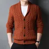 Herrtröjor Vinter lyxkvalitet Wool Sticked Cardigan Lapel Solid Pocket Sweater Coat British Business Fashion Classic Menswear Tops