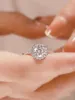 Bijoux de créateur Moissanite Diamond Femmes Sterling Sier 1 Carat Couple d'anneaux Proposer la bague de fiançailles de mariage A2