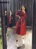 Femmes en cuir Faux Lautaro automne Long brillant réfléchissant brevet Trench manteau pour femmes ceintures Double boutonnage piste mode européenne 231120