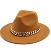 Шляпы со скупыми полями Шляпы Fedora для женщин и мужчин с широкими полями, толстая золотая цепочка, валяная шляпа, джазовая кепка, зимняя осенняя панама, красная роскошная шляпа Chapeau Femme 220514