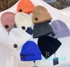 Piccolo cappello lavorato a maglia abbigliamento da donna moda uomo caramelle porno coppia autunno e inverno caldo lettera in pelle diamante