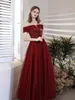 Eleganter Wein Red Cocktail Kleid Spitze Party Vintage Boat Hals Paillettenschildbraut Berühmtheit Eine Linie Lange Abendkleider 2023