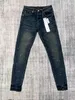 Дизайнерские джинсы в европейские фиолетовые джинсы мужчины вышивая стеганая одеяла, разорванная для тренда бренда винтажные брюки Мужские склад