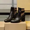 Dames Klassieke Zwarte Laarzen Winter Geruite Laarzen Nieuw Seizoen Dames Klassieke Stijl Schoenen Martens Geruite Lederen Chelsea Laarzen Beste Cadeau