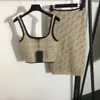 Luxury Femmes Jupe tricotée Designer en deux pièces Lettre de mode Camisole Brand Hip couvre la taille haute jupe de taille