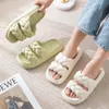 Slippers zomer slippers vrouwen binnen douchefluss dikke zool zachte eva paren thuis vloer schoenen dames mode straat glijbanen 230419