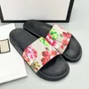 designer Sandaler Italien Tofflor paris Nya gummislides Blommor Brokad Kvinnor Män Tofflor Flat Bottom Flip Flops Dammode