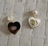Pearl Heart Dangle Earrings Designer for Woman French Luxury Brand C Letter Comellia Drop Earrings 고품질 웨딩 선물