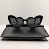 Solglasögon Acetat hjärta för kvinnor retro rosa trender svart varumärkesdesigner produkter futuristiska kvinnliga solglasögon UV400