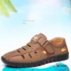 Sandálias mass verão couro oco de sapatos casuais respiráveis, sandálias de praia de buraco 230419