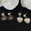 Pearl Heart Dangle Earrings Designer for Woman French Luxury Brand C Letter Comellia Drop Earrings 고품질 웨딩 선물