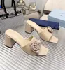 Luxe été Ciabatte Rose sandales chaussures femmes émaillé Triangle Logo Mules bout carré chaton-talon plage pantoufles élégante dame marche EU35-43