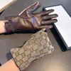 Femmes Toile Gants Designer Hiver Gant En Cuir En Peluche Écran Tactile Jumbo G Chaud Isolé En Peau De Mouton Doigt Cinq Doigts Gants Polaire Accessoires