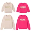 Abiti coordinati per la famiglia FOCUSNORM Mommy and Me 0 3Y Lettera ricamo manica lunga pullover autunno felpa top 2 colori 231118