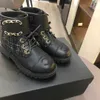 Designer de luxo meninas botas de couro ouro tecelagem sapatos de bebê tamanho 26-35 incluindo caixa inverno isolamento de pelúcia crianças tênis nov20