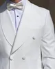 Moda białe mężczyźni Tuxedo Shawl Lapel Slim Fit Dinner Wedding White White Tuxedo dla mężczyzn tylko jedna sztuczna kurtka