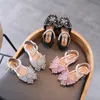 Sandaler Summer Girls Sandaler Fashion Sequins Bow Girls Princess Shoes Baby Girl Shoes Flat Heel Sandaler Storlek 21-35 SHS104 230419