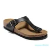Toppkvalitet casual skor Vita svarta flip flops tofflor män kvinnor sommarstrand slid sandaler damer loafers tryck läderskor