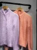 レディースニット女性はシングル胸を空けるセーター2023年秋の長袖Oネックスイートパープルまたは女性用ピンクのカーディガントップス
