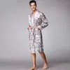 Slaapkleding voor heren V-NECK MANEN ZOMER PAJAMAS SET MANNELIJKE FAUX BATHROBES Nachtbedrijf Patroon Paisley voor Silk Satijn Senior gewaden Kimono